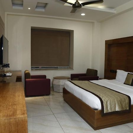 Hotel Pacific Roorkee Dış mekan fotoğraf